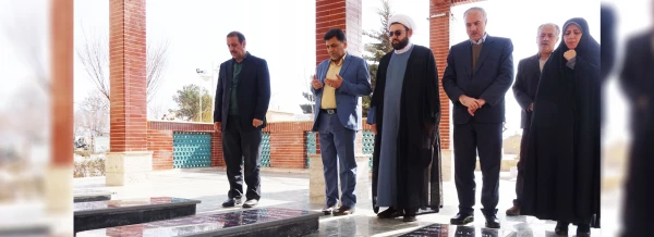 ادای احترام  به شهدای گمنام سنندج 2