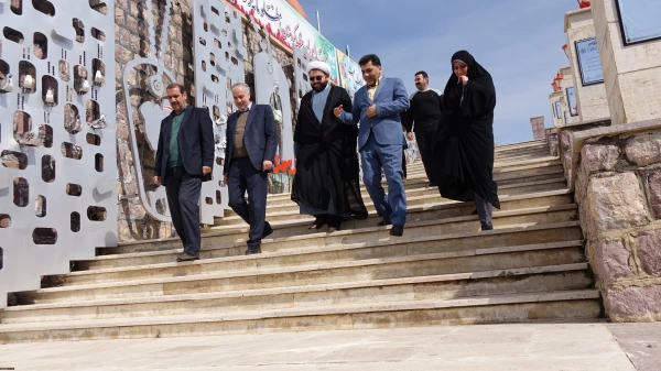 ادای احترام  به شهدای گمنام سنندج 6