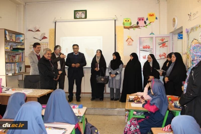 در راستای تکریم از مدیران ومعلمان راهنمای درس کارورزی صورت گرفت:

حضور جمعی از مدیران دانشگاه و آموزش وپرورش در مدرسه ابتدایی شاهد فجر منطقه سه تهران
