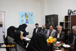 حضور جمعی از مدیران دانشگاه و آموزش وپرورش در مدرسه ابتدایی شاهد فجر منطقه سه تهران