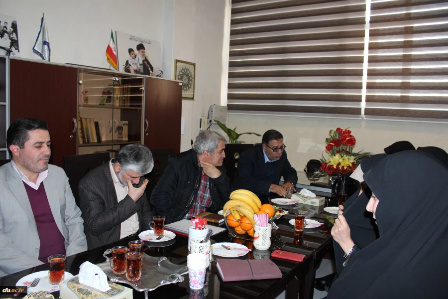 حضور جمعی از مدیران دانشگاه و آموزش وپرورش در مدرسه ابتدایی شاهد فجر منطقه سه تهران