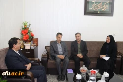 در دیدار مسئولین دانشگاه فرهنگیان استان با معاون سیاسی امنیتی استانداری یزد مطرح شد:

اعلام حمایت معاون سیاسی امنیتی استانداری یزد از رسالت های دانشگاه فرهنگیان 2