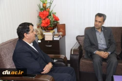 در دیدار مسئولین دانشگاه فرهنگیان استان با معاون سیاسی امنیتی استانداری یزد مطرح شد:

اعلام حمایت معاون سیاسی امنیتی استانداری یزد از رسالت های دانشگاه فرهنگیان 3