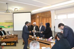 برگزاری جلسه شورای اداری دانشگاه فرهنگیان قزوین وتجلیل ازسه همکاربازنشسته درپایان اسفندماه جاری 9