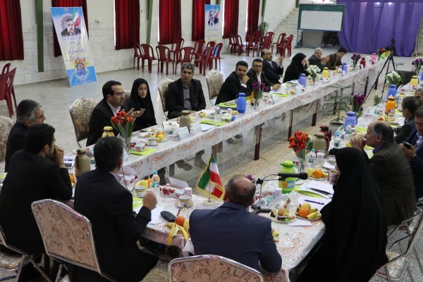 دکتر عروف زاد در نشست قطب 6 آموزش و پرورش استان اصفهان:

جلسات قطبی با مدیران آموزش و پرورش راهگشا خواهد بود