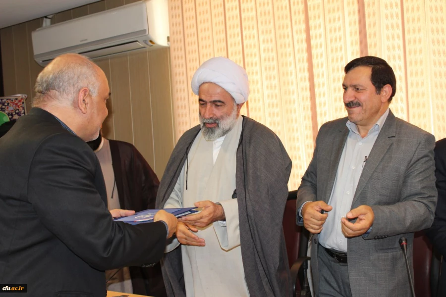 دکتر خاکی در آئین تکریم و معارفه سرپرست پردیس چمران