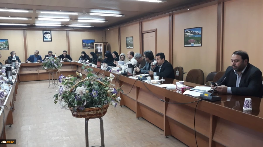 دکتر دلقندی مشاور اجرایی دانشگاه در نشست صمیمی با اساتید و کارکنان آذربایجان غربی:

باید سیره و منش شهدای گرانقدر سرمشق ما قرار گیرند و ما باید با زدودن پلیدی ها از دل، راه به محضر حق تعالی باز کنیم. 3