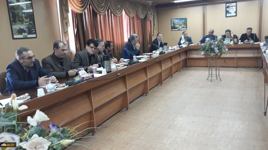 دکتر دلقندی مشاور اجرایی دانشگاه در نشست صمیمی با اساتید و کارکنان آذربایجان غربی:

باید سیره و منش شهدای گرانقدر سرمشق ما قرار گیرند و ما باید با زدودن پلیدی ها از دل، راه به محضر حق تعالی باز کنیم. 4