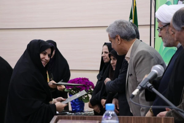 دکتر علی نژاد در اولین همایش تجلیل از سرپرستان شبانه روزی کشور در اصفهان:

سرپرستان شبانه روزی کار جهادی انجام میدهند