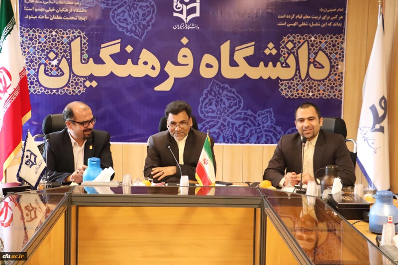 دکتر محمدی در نشست صمیمی با همکاران معاونت فرهنگی و اجتماعی:

سال جدید سال حرکت مضاعف به سوی ارتقاء فعالیتهای فرهنگی دانشگاه 11