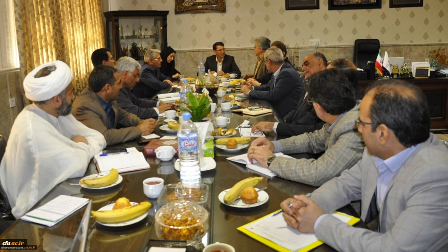 در جلسه شورای نظارت و شورای مدیریت امور پردیس های خراسان رضوی تصویب شد:
تشکیل کارگروه اجرایی بیانیه مقام معظم رهبری (گام دوم انقلاب) در همه پردیس ها و واحدهای آموزشی دانشگاه فرهنگیان استان