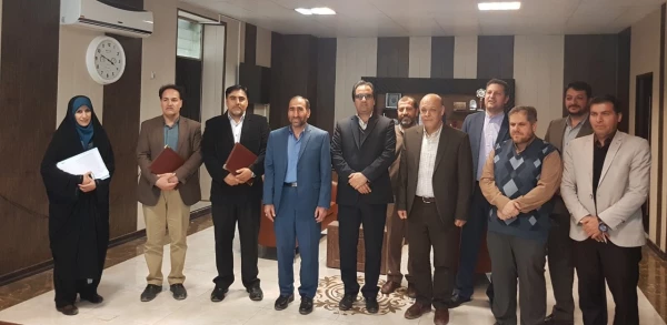 دکترمحمدی مدیرامورپردیس های استان کرمانشاه درمراسم تجلیل ازخانواده شهیددانشگاه فرهنگیان: شهدا و ایثارگران با رشادت و جانفشانی در راه حفظ و صیانت از انقلاب و نظام مقدس اسلامی، حق بزرگی به گردن همه ما دارند. 3