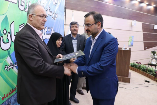 اولین همایش تجلیل از سرپرستان شیانه روزی به روایت تصویر 12