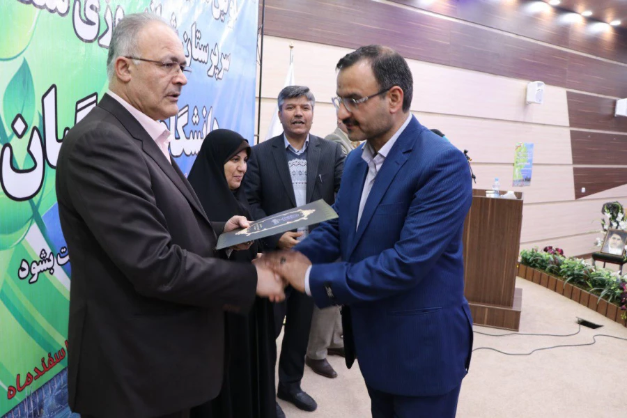 اولین همایش تجلیل از سرپرستان شیانه روزی به روایت تصویر 12