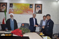 تکریم وتقدیر از باز نشستگی آقای فریدون راخدایی (کارشناس مسئول طرح برنامه وبودجه وامور مالی مدیریت امور پردیس های استان خوزستان