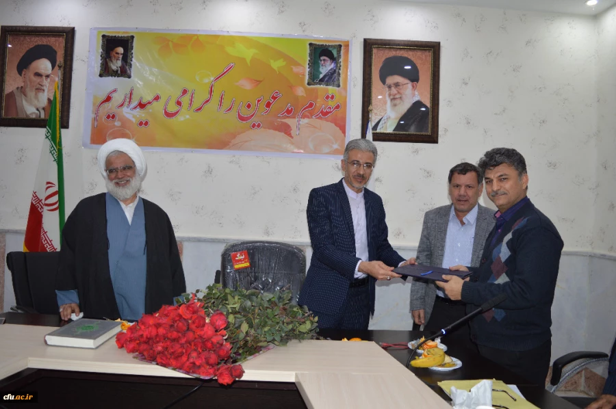 تکریم وتقدیر از باز نشستگی آقای فریدون راخدایی (کارشناس مسئول طرح برنامه وبودجه وامور مالی مدیریت امور پردیس های استان خوزستان