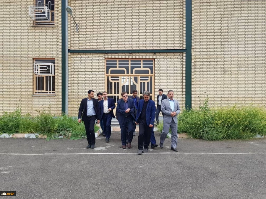 بازدید رییس دانشگاه فرهنگیان از ساختمانهای در حال واگذاری به دانشگاه فرهنگیان در استان خوزستان 5