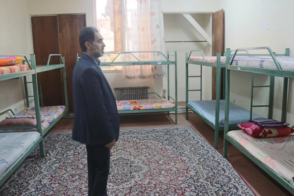 بازدید سرزده دکتر توان مدیریت امور پردیس های دانشگاه فرهنگیان کرمان از پایگاه های اسکان نوروزی دانشگاه