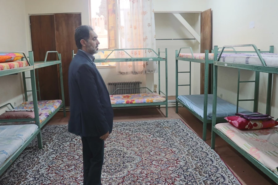 بازدید سرزده دکتر توان مدیریت امور پردیس های دانشگاه فرهنگیان کرمان از پایگاه های اسکان نوروزی دانشگاه