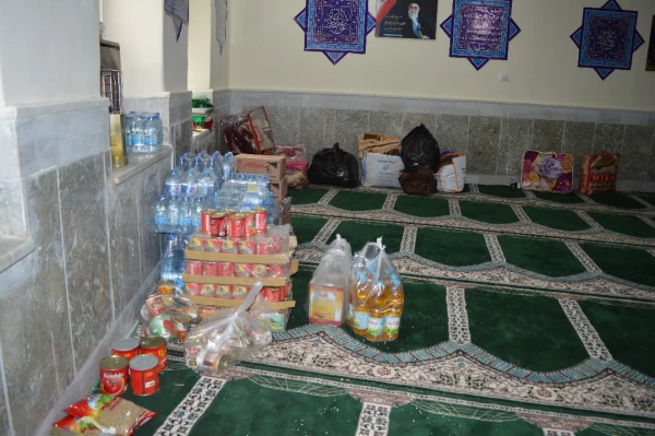 محل جمع آوری ، جذب و هدایت کمک های مردمی به سیل زدگان در مدیریت امور پردیس های استان خوزستان