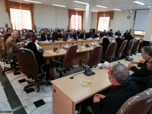 در دانشگاه فرهنگیان استان مرکزی برگزار شد

جلسه شورای اداری با محوریت همیاری و همدلی با سیل زدگان 4