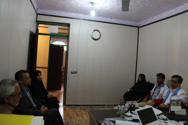 بلایای طبیعی در کمین همه ماست، همانگونه که از دیگران در وقت گرفتاری ها انتظار داریم، همانگونه گرفتاران را دریابیم.

حمایت دانشگاه فرهنگیان یزد از سیل زدگان
 10