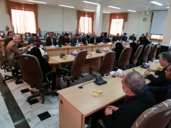 در دانشگاه فرهنگیان استان مرکزی برگزار شد

جلسه شورای اداری با محوریت همیاری و همدلی با سیل زدگان 3