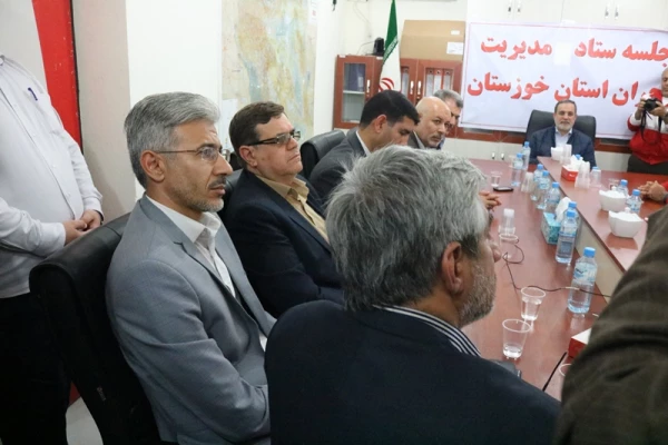 همراهی رییس دانشگاه فرهنگیان  با وزیر آموزش و پرورش در بازدید از مناطق سیل زده  استان خوزستان 4