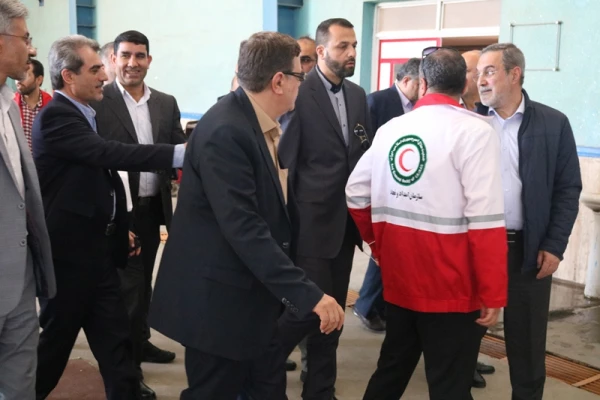 همراهی رییس دانشگاه فرهنگیان  با وزیر آموزش و پرورش در بازدید از مناطق سیل زده  استان خوزستان 5