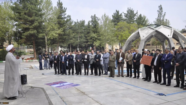 مسئول دفتر نمایندگی مقام معظم رهبری در دانشگاه فرهنگیان خراسان رضوی:
سپاه پاسداران برخاسته از متن قانون اساسی و دارای کارنامه ای درخشان در زمینه های گوناگون است