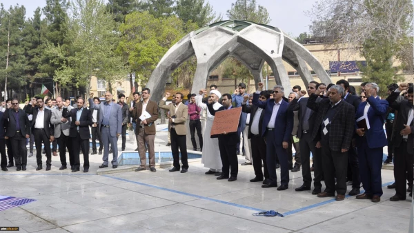 مسئول دفتر نمایندگی مقام معظم رهبری در دانشگاه فرهنگیان خراسان رضوی:
سپاه پاسداران برخاسته از متن قانون اساسی و دارای کارنامه ای درخشان در زمینه های گوناگون است 2