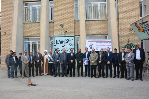 دانشجویان، اساتید وکارکنان دانشگاه فرهنگیان آذربایجان غربی در تجمع اعتراضی خود اقدام نابخردانه و وقیحانه آمریکا را در اعلام نام سپاه پاسداران انقلاب اسلامی در ردیف گروه های تروریستی محکوم نمودند 4