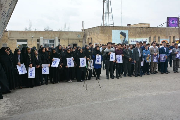 دانشجویان، اساتید وکارکنان دانشگاه فرهنگیان آذربایجان غربی در تجمع اعتراضی خود اقدام نابخردانه و وقیحانه آمریکا را در اعلام نام سپاه پاسداران انقلاب اسلامی در ردیف گروه های تروریستی محکوم نمودند 7