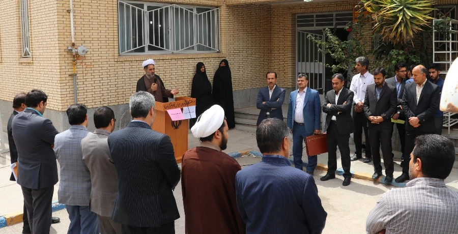 تجمع اعتراض آمیز دانشگاهیان دانشگاه فرهنگیان کرمان در پاسخ به اظهارات سخیف و وقیحانه دولت آمریکا نسبت به نهاد انقلابی و مردمی سپاه پاسداران انقلاب اسلامی