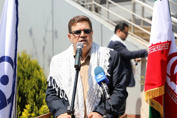 رییس دانشگاه فرهنگیان در تجمع حمایت از سپاه پاسداران عنوان کرد:

برای جانفشانی و حفظ کیان نظام مقدس آماده ایم و پشت سر سپاه حرکت خواهیم کرد 11