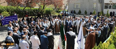 رییس دانشگاه فرهنگیان در تجمع حمایت از سپاه پاسداران عنوان کرد:

برای جانفشانی و حفظ کیان نظام مقدس آماده ایم و پشت سر سپاه حرکت خواهیم کرد