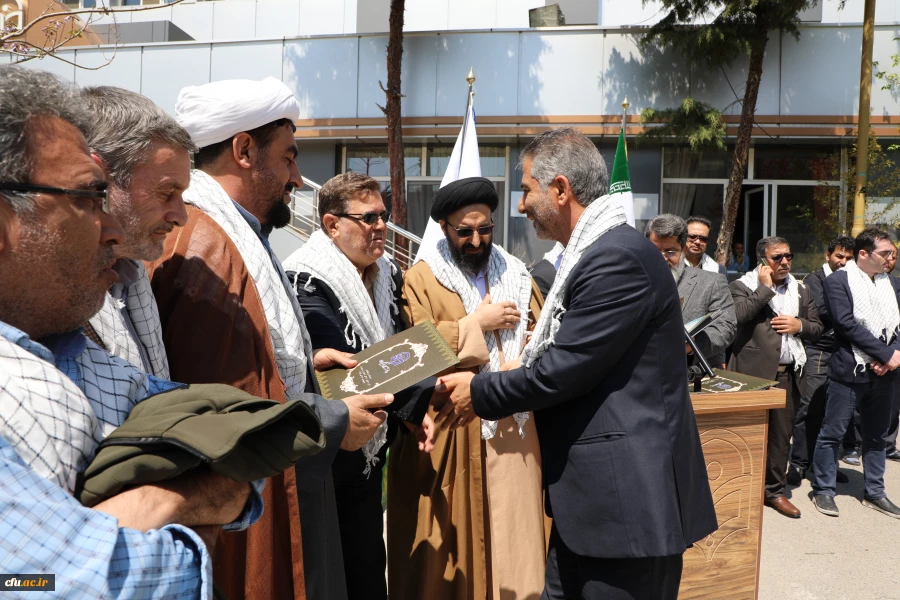 با حضور رییس دانشگاه فرهنگیان:

به مناسبت روز جانباز؛ از جانبازان و ایثارگران دانشگاه فرهنگیان تجلیل شد 6