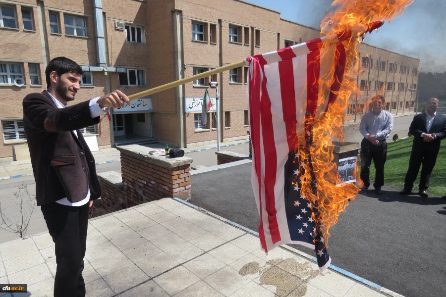 تجمع اعتراضی استادان، کارکنان و دانشجو معلمان در محکومیت اقدام آمریکا علیه سپاه پاسداران