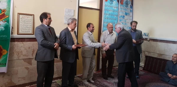 دکتر محمدی مدیر امورپردیس های استان کرمانشاه در جلسه تقدیر از جانبازان دانشگاه فرهنگیان : جانبازان ما با تأسی از جانباز علمدار کربلا حضرت اباالفضل العباس(علیه السلام) به جانباز بودن خود افتخار می کنند و آنرا هدیه ای الهی می دانند که نصیب شان گردید. 2