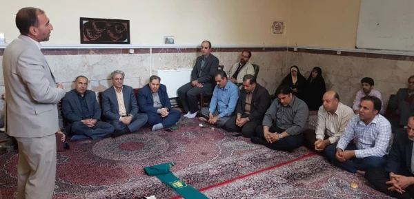 دکتر محمدی مدیر امورپردیس های استان کرمانشاه در جلسه تقدیر از جانبازان دانشگاه فرهنگیان : جانبازان ما با تأسی از جانباز علمدار کربلا حضرت اباالفضل العباس(علیه السلام) به جانباز بودن خود افتخار می کنند و آنرا هدیه ای الهی می دانند که نصیب شان گردید. 2