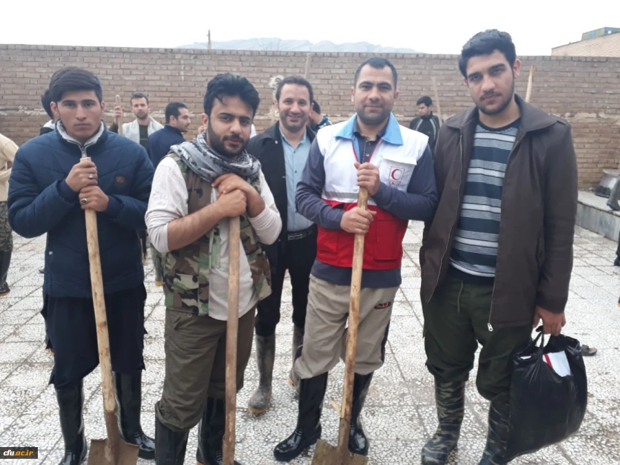 گزارش تصویری از اردوی جهادی دانشجومعلمان استان تهران در کمک به مناطق سیل زده 5