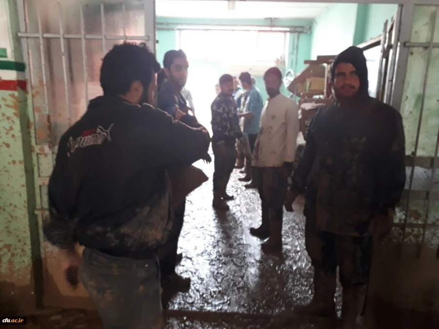 گزارش تصویری از اردوی جهادی دانشجومعلمان استان تهران در کمک به مناطق سیل زده 9