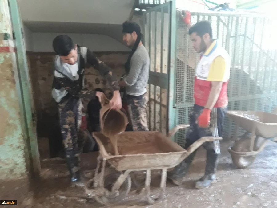 گزارش تصویری از اردوی جهادی دانشجومعلمان استان تهران در کمک به مناطق سیل زده 10