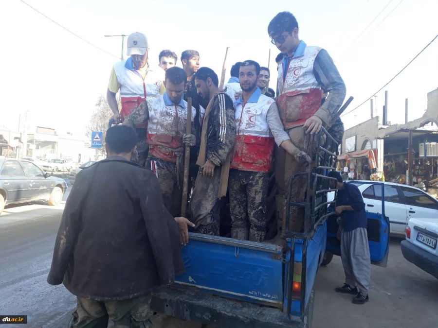 گزارش تصویری از اردوی جهادی دانشجومعلمان استان تهران در کمک به مناطق سیل زده 11