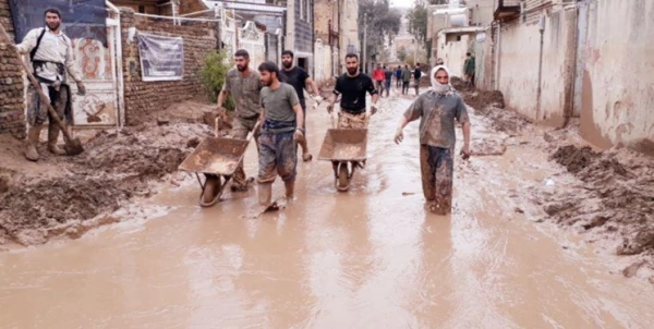 حضور جمعی از دانشجویان دانشگاه فرهنگیان در شهر سیلاب زده پلدختر با حضور معاون محترم فرهنگی و اجتماعی 

گروه های جهادی دانشگاه فرهنگیان یادآور روزهای خوب دفاع مقدس هستند. 2
