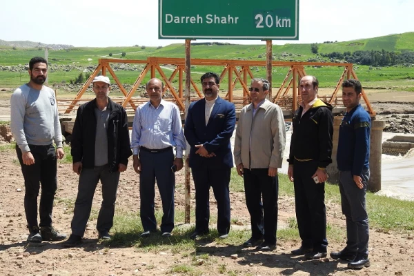 بازدید دکتر طاهری نیا از روستای سیل زده چم مهر پلدختر