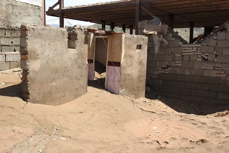 بازدید دکتر طاهری نیا از روستای سیل زده چم مهر پلدختر