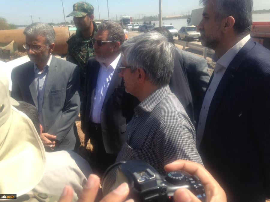 تشکیل جلسه آقای دکتر کچوییان (معاون نظارت ، ارزیابی وتضمین کیفیت )با فرماندار شهرستان کارون و بازدید از مناطق سیل زده این شهرستان