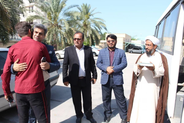 بدرقه و اعزام جمعی از دانشجومعلمان جهادگر داوطلب پردیس علامه طباطبایی دانشگاه فرهنگیان استان بوشهر به مناطق سیل زده خوزستان برای امدادرسانی به هموطنان سیل زده  6