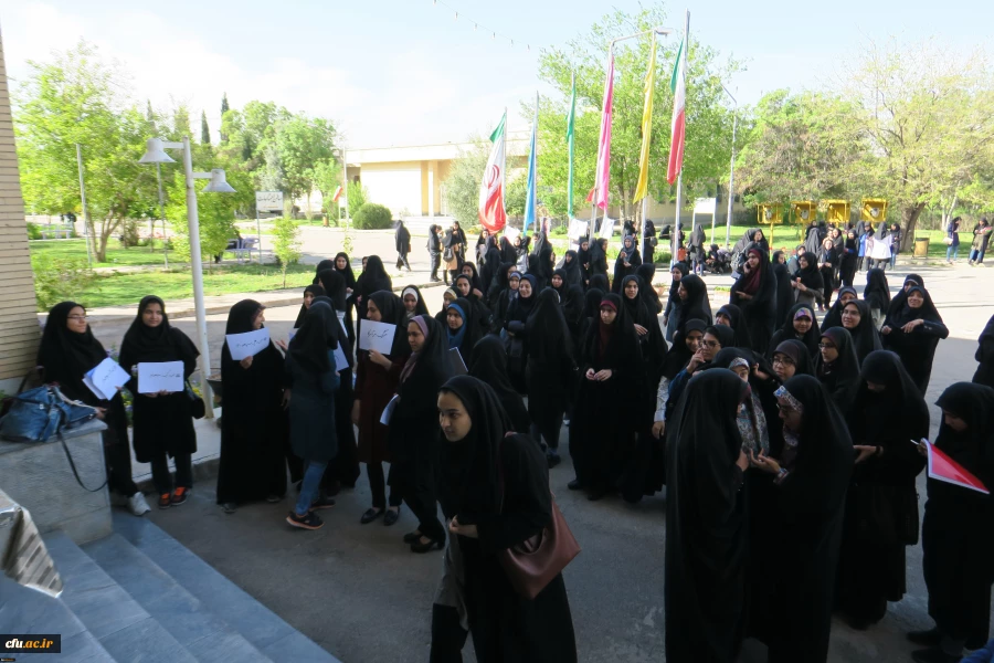 تجمع دانشجویان، اساتید و کارکنان پردیس شهید باهنر فارس در حمایت از سپاه و تصمیم شورای عالی امنیت کشور
 3